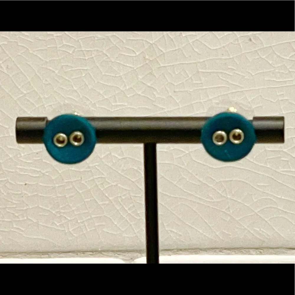 Handmade green fabric button earrings w- 18k GP posts - Picture 3 of 10